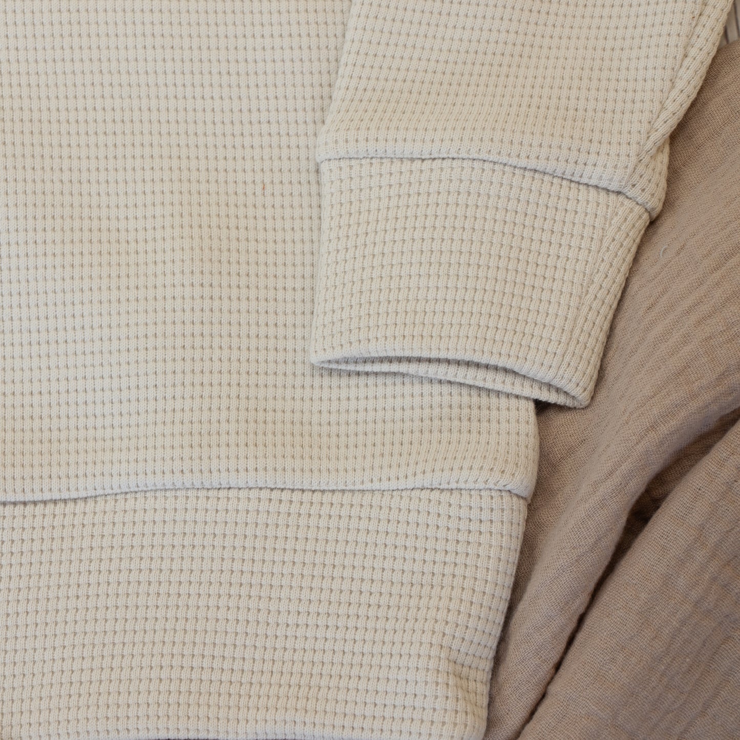 Statement-Pullover aus Waffelstrick Größe 80 bis 134 (Artikelnummer: A001A000)