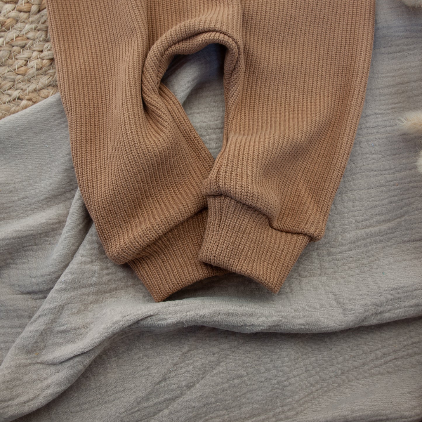 Latzhose Größe 56/62 bis 92/98 (Artikelnummer: B02600)