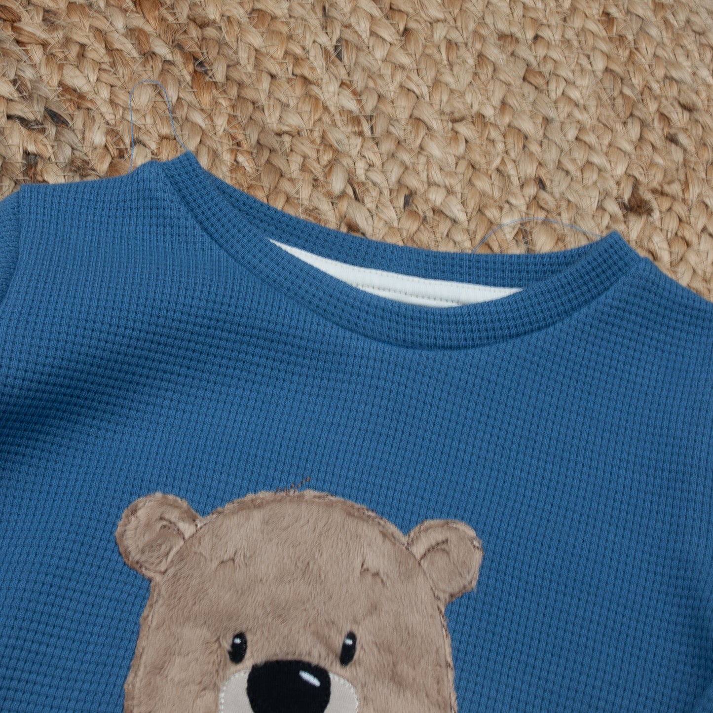 Pullover mit Bären-Applikation Größe 80 bis 134 (Artikelnummer: A001A004)